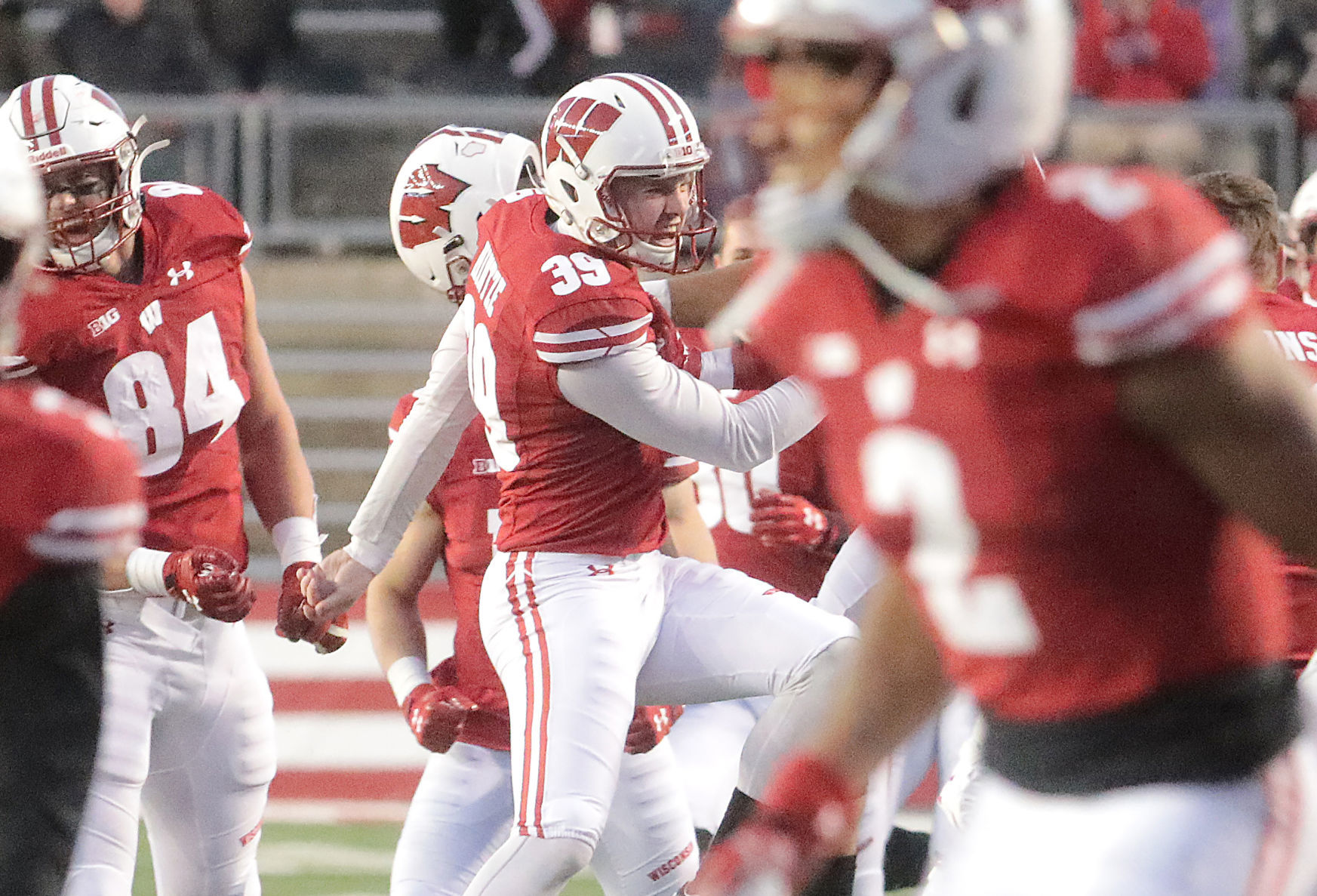 Badgers 45, Boilermakers 24